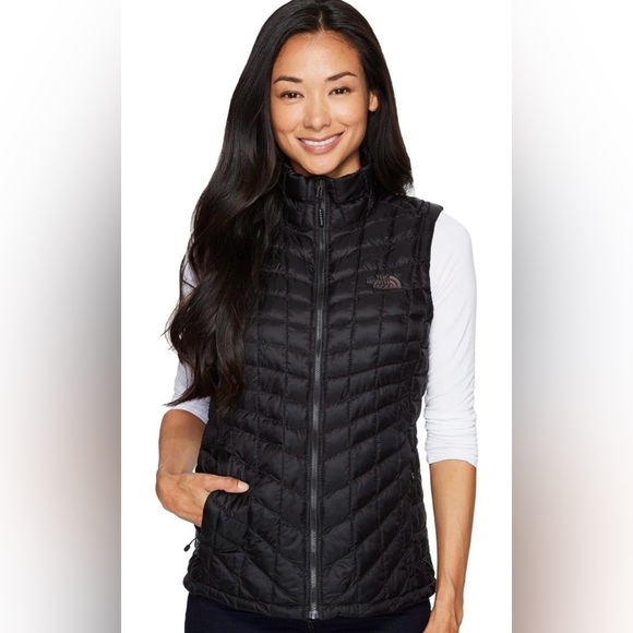 ⛰️ The North Face Women's Thermoball Vest - Picture 1 of 4